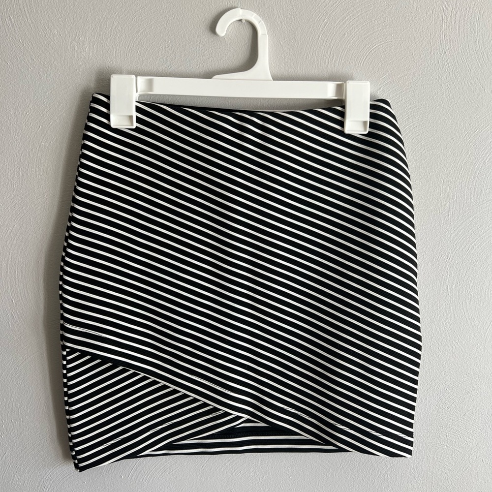 Asymmetrical Striped Pencil Skirt